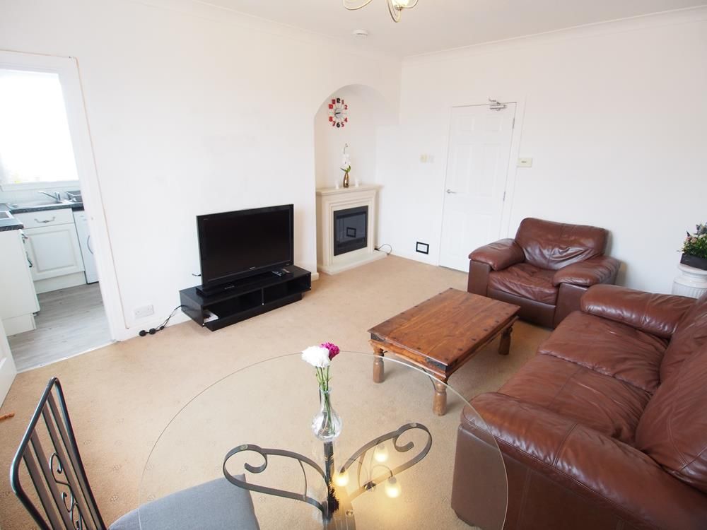Property photo 3 of 10 Lounge