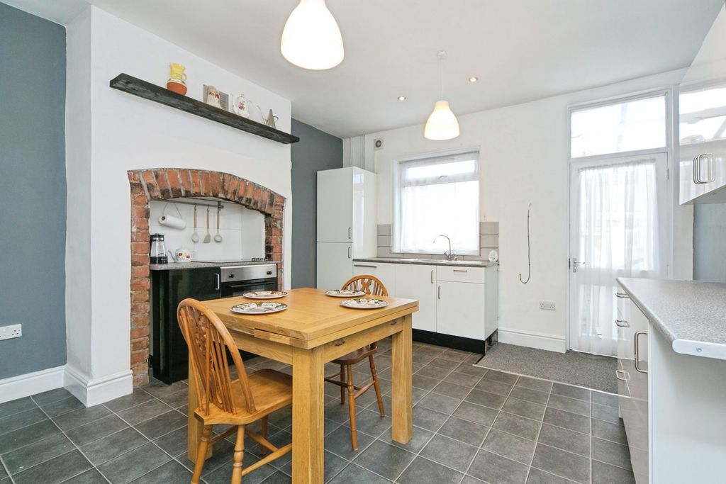 Property photo 3 of 19 Pbox-Img.Jpg