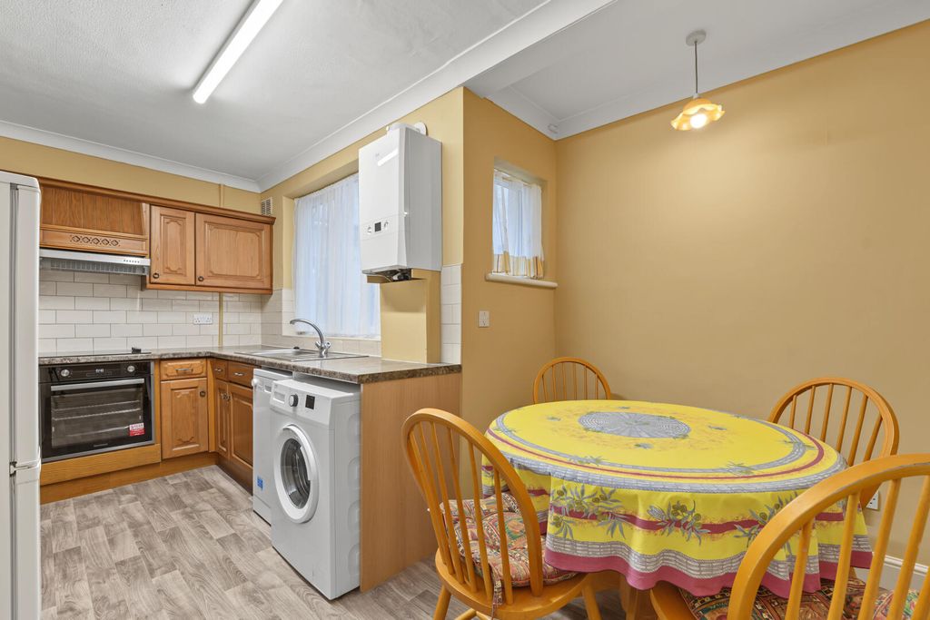 Property photo 2 of 19 Kitchen