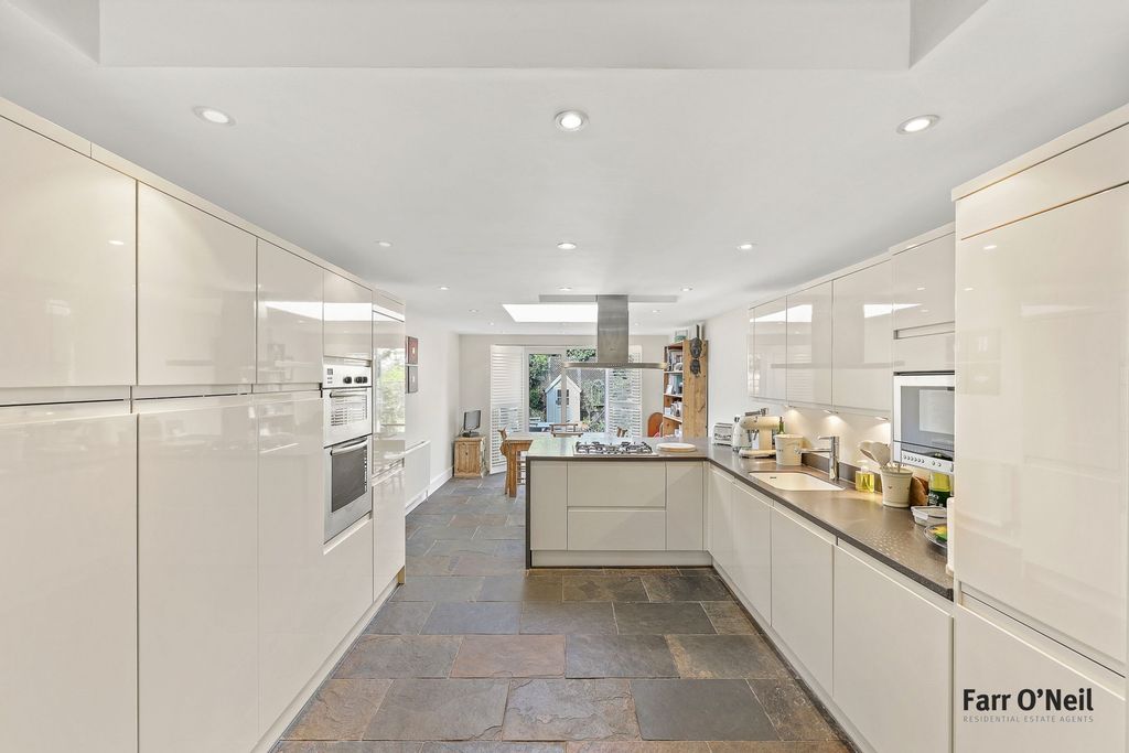 Property photo 2 of 26 Photo 17