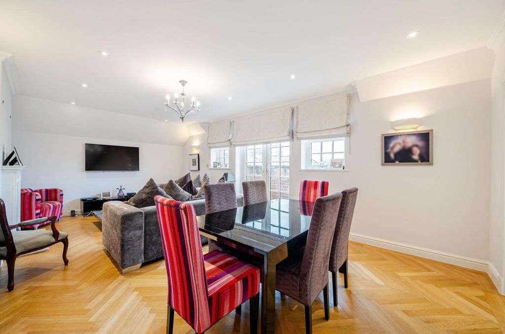 Property photo 3 of 11 Davidson Frost-Wellings, Dfw, Lancaster House, Sta