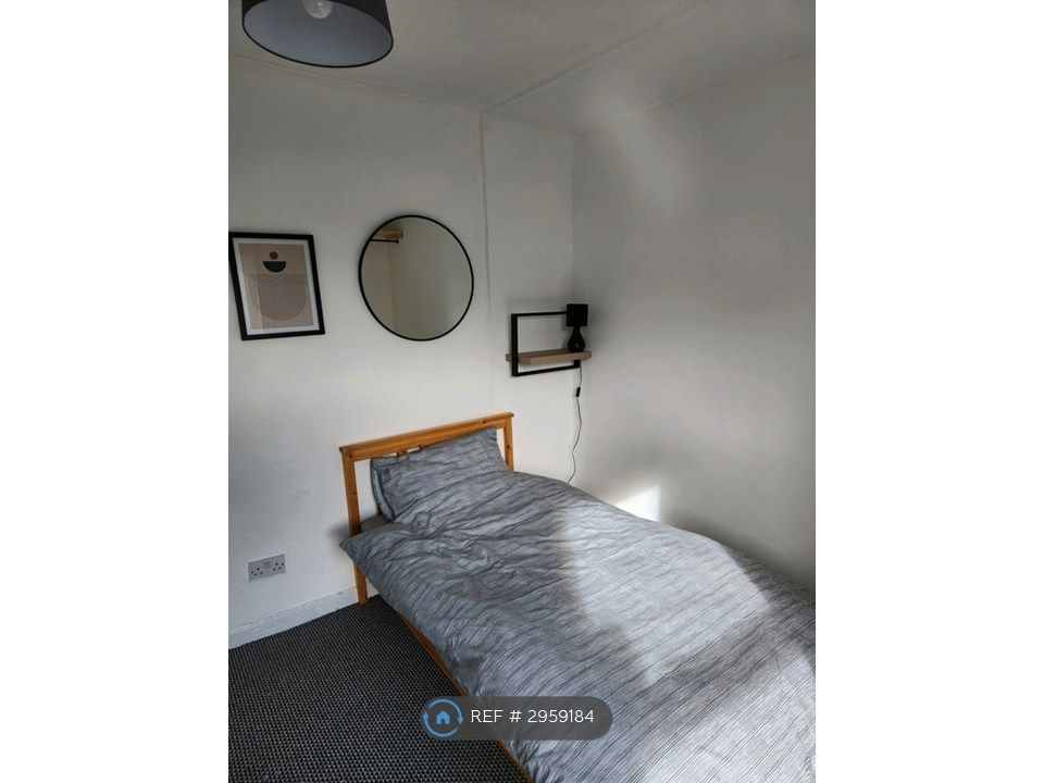 Property photo 1 of 4