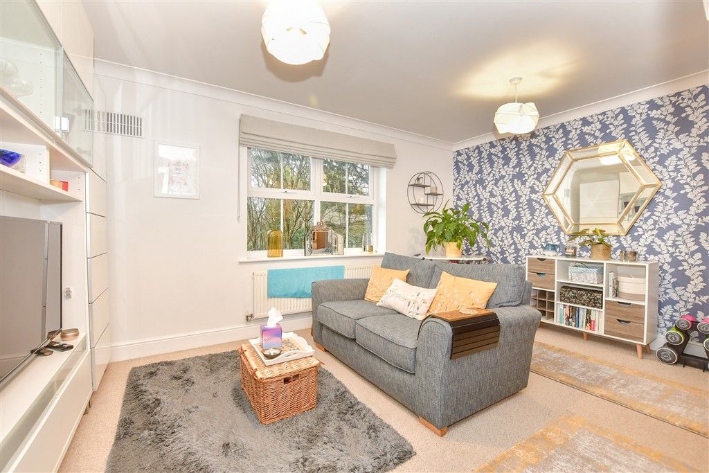 Property photo 2 of 8 Lounge/Diner