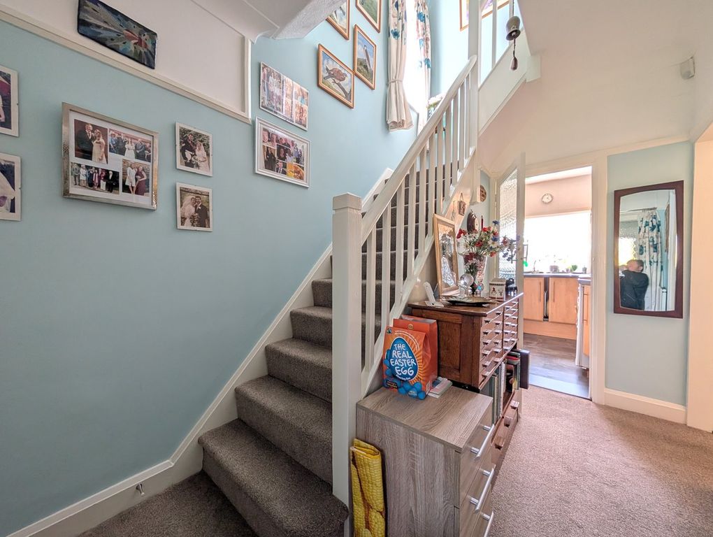 Property photo 2 of 26