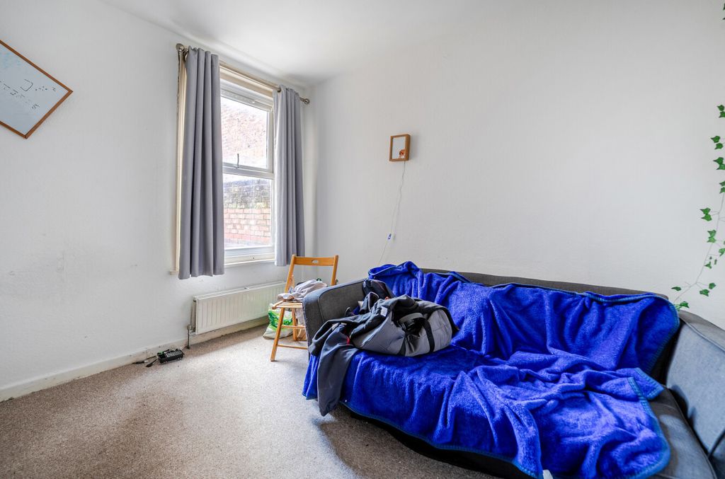 Property photo 3 of 12 1429641-3-69c3Dd4...