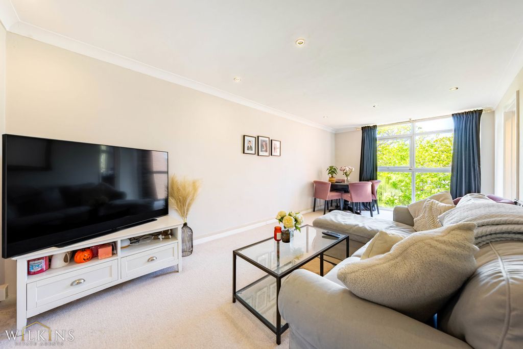 Property photo 2 of 15 Photograph