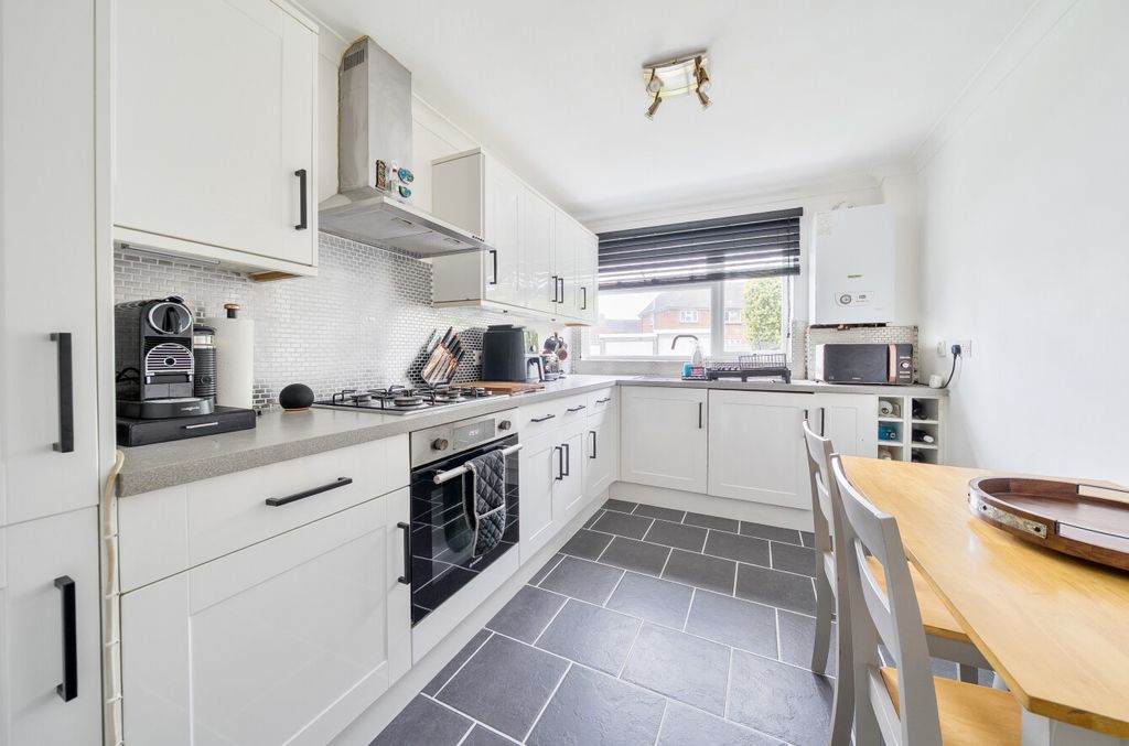 Property photo 3 of 13 Kitchen/Breakfast Rm