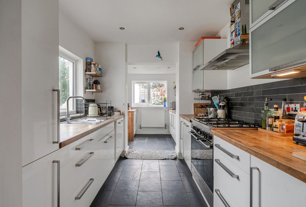 Property photo 1 of 17 1386560-19-69429A...