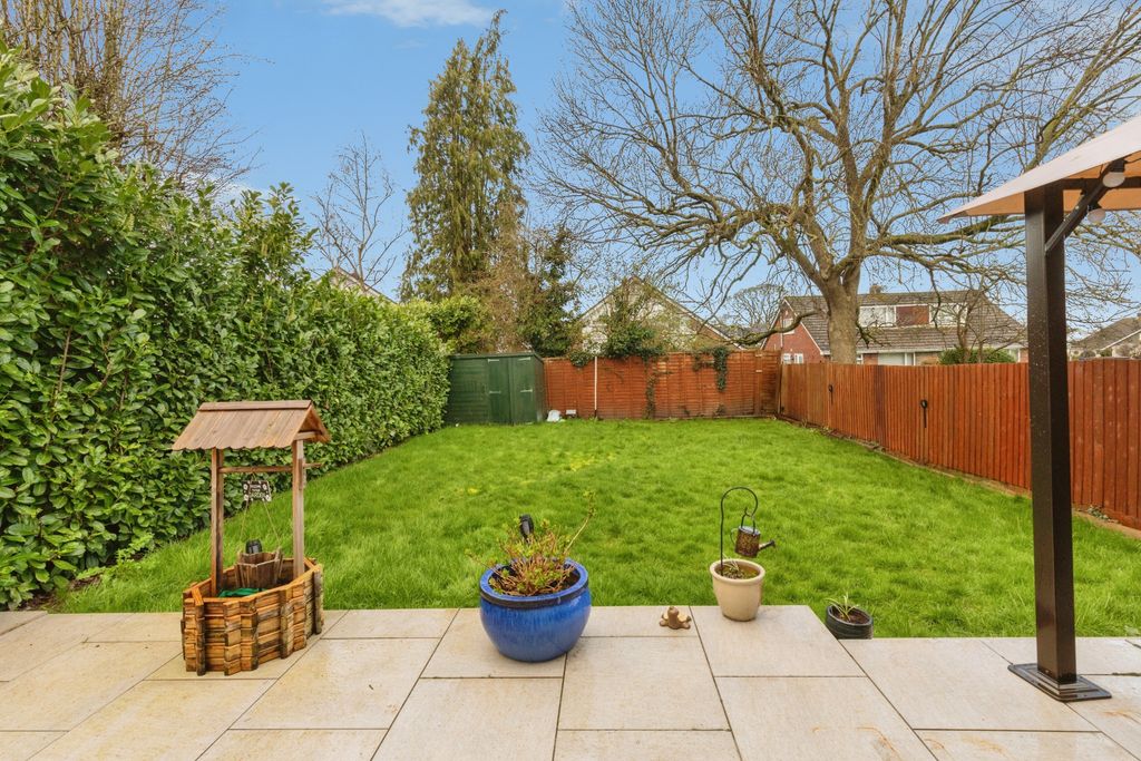 Property photo 2 of 20 Garden And Patio