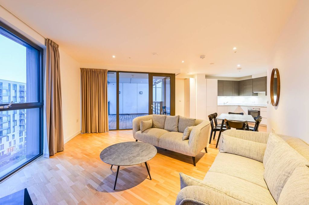 Property photo 2 of 19