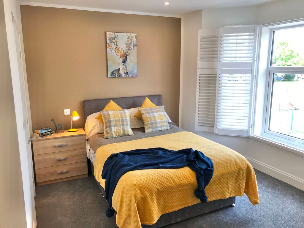 Property photo 1 of 32