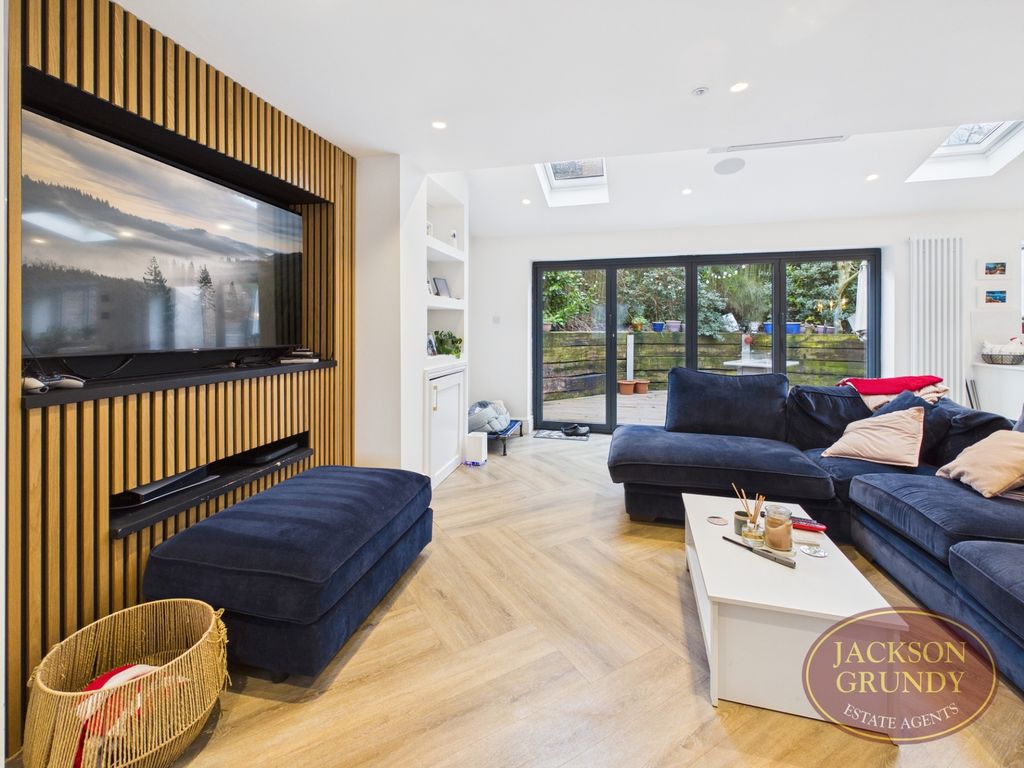 Property photo 2 of 14 Duston Wildes