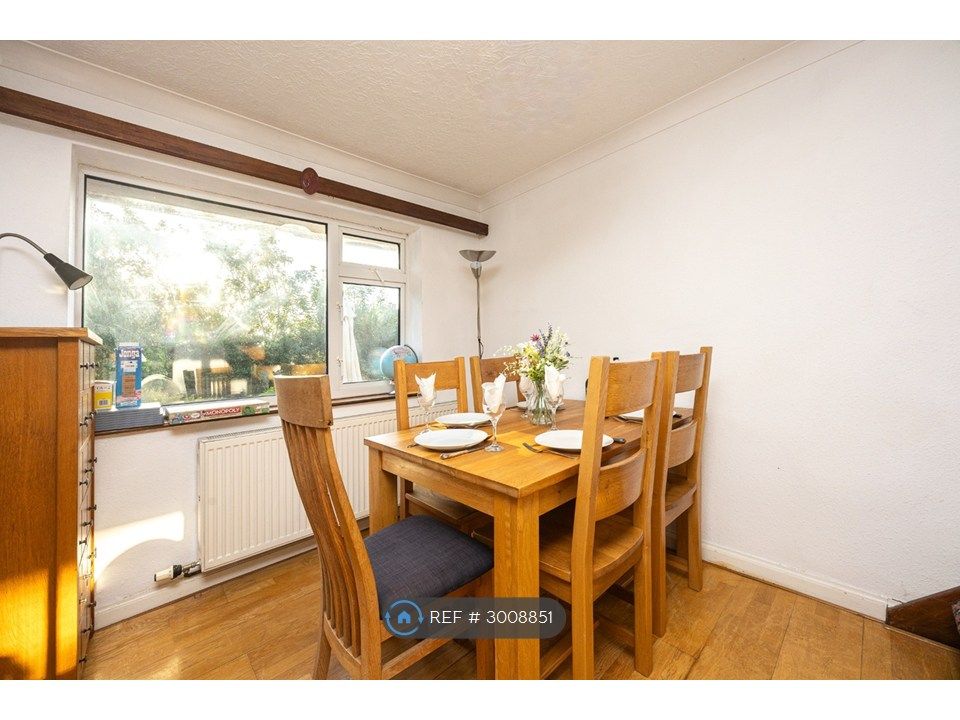Property photo 2 of 35