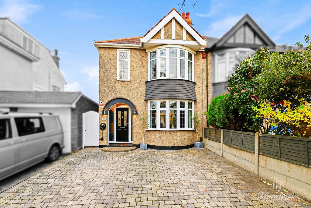 Property photo 1 of 33