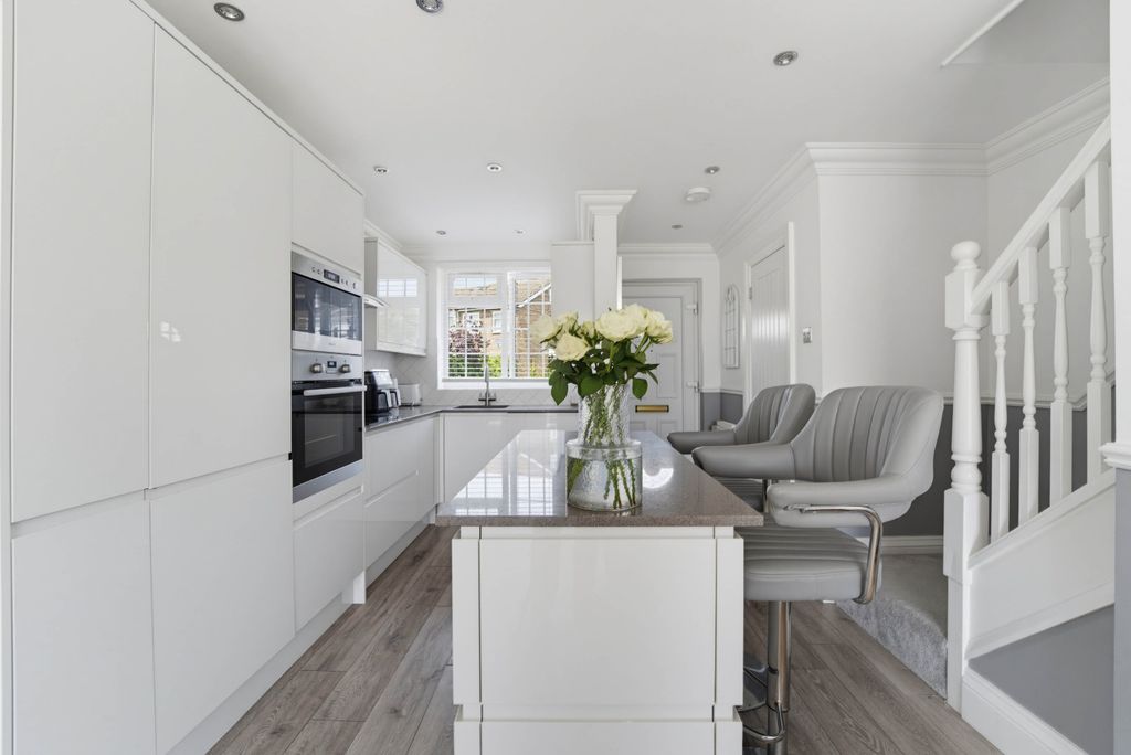 Property photo 1 of 16 5225040