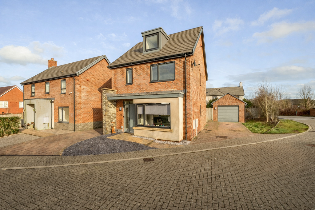 Property photo 1 of 18 Floraedited