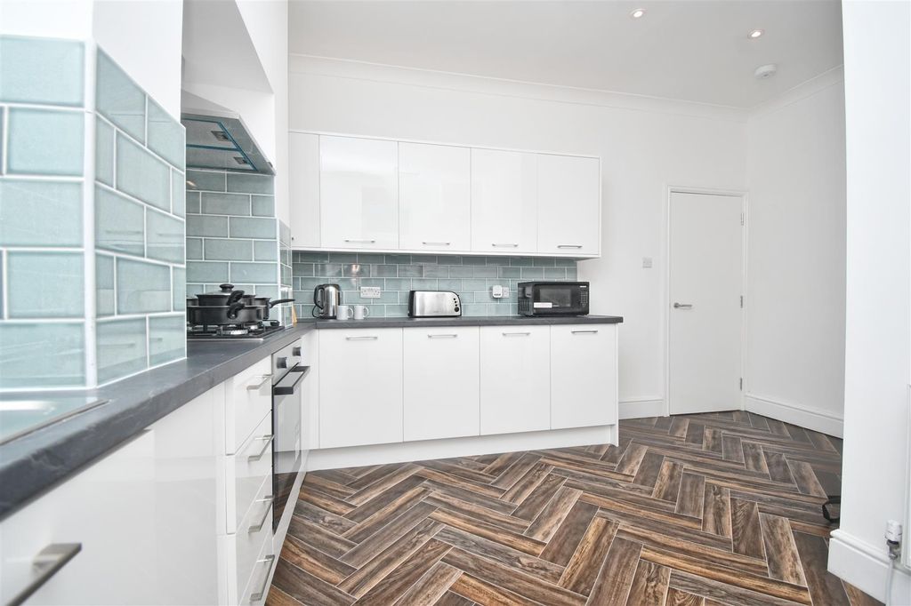 Property photo 2 of 6 4.Jpg