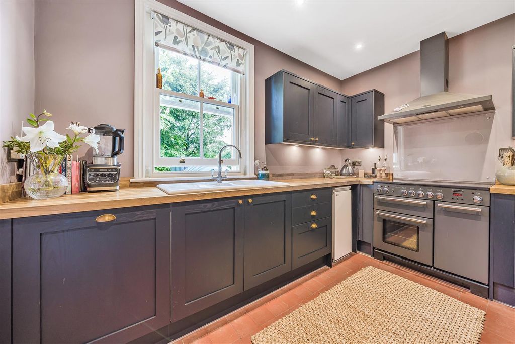 Property photo 3 of 15 Kitchen