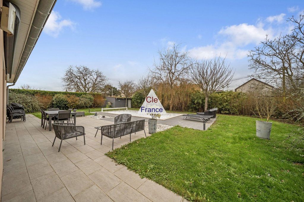 Property photo 2 of 18