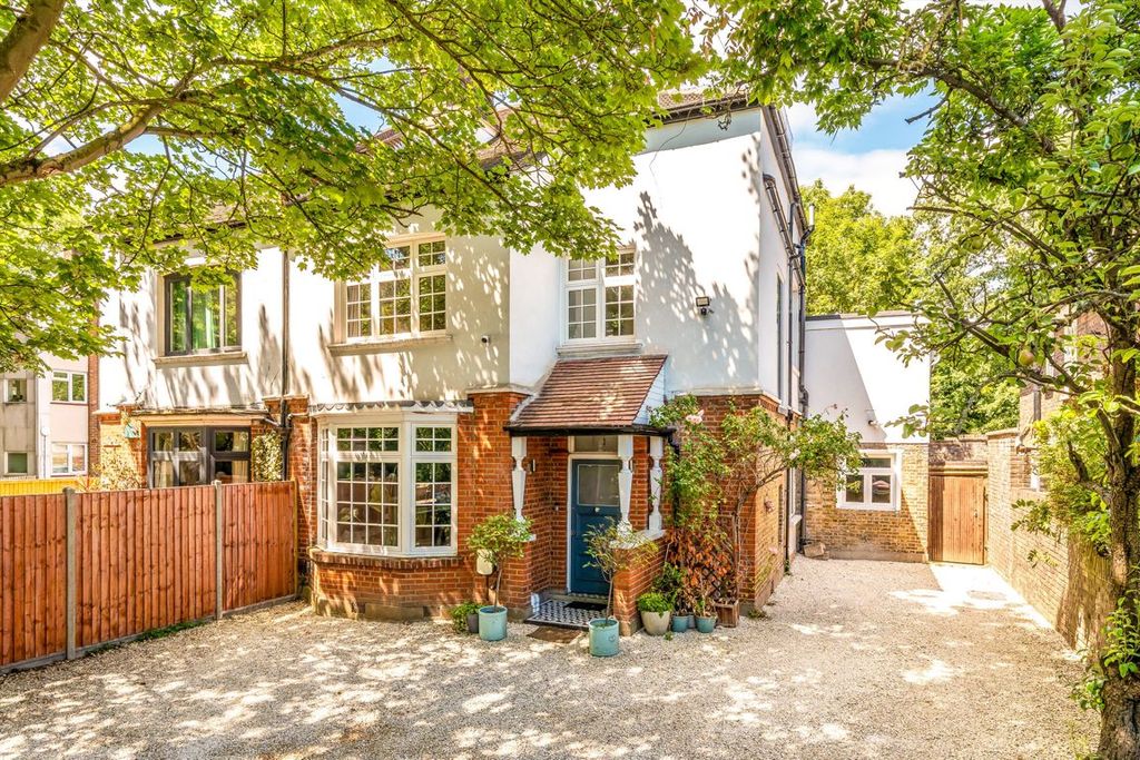 Property photo 1 of 8