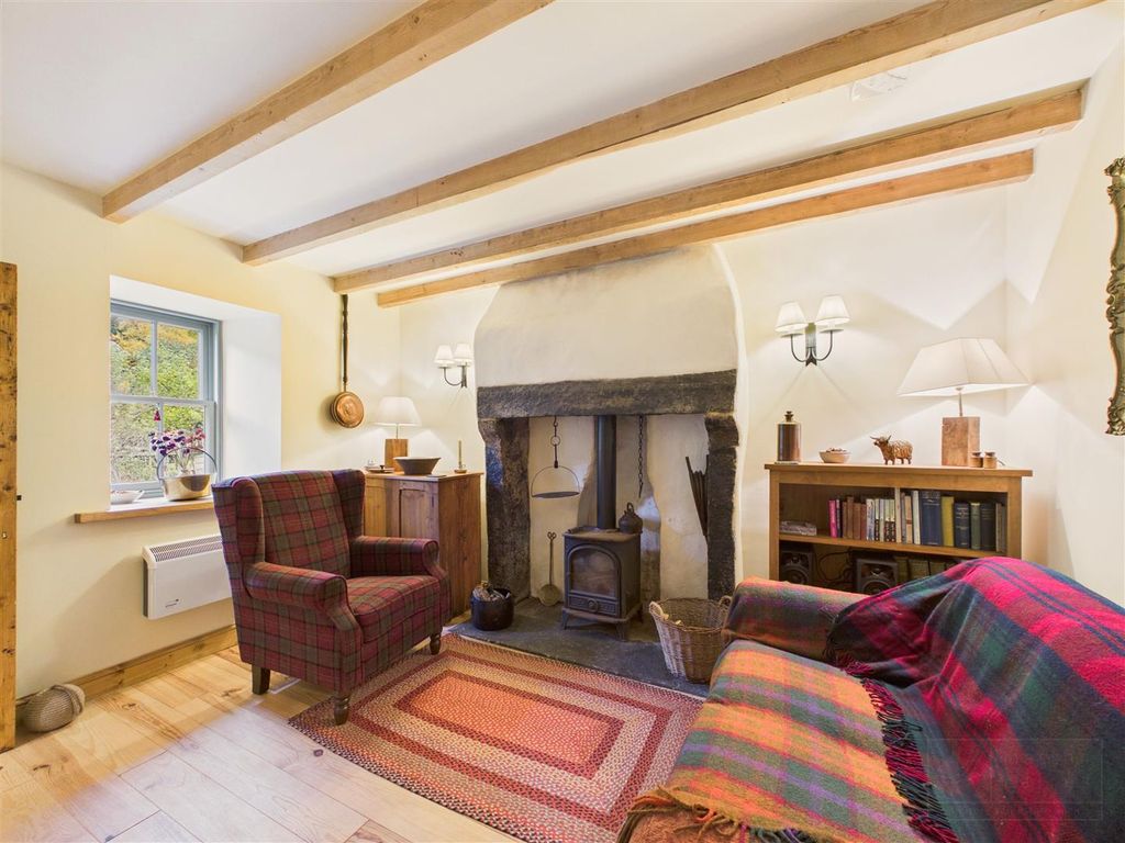 Property photo 2 of 27 Sitting Room