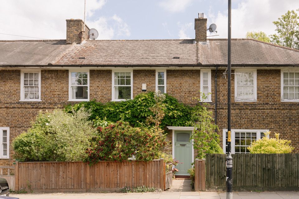 Property photo 2 of 27