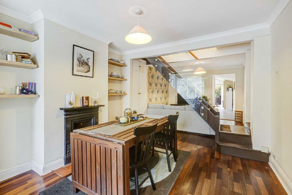 Property photo 3 of 6