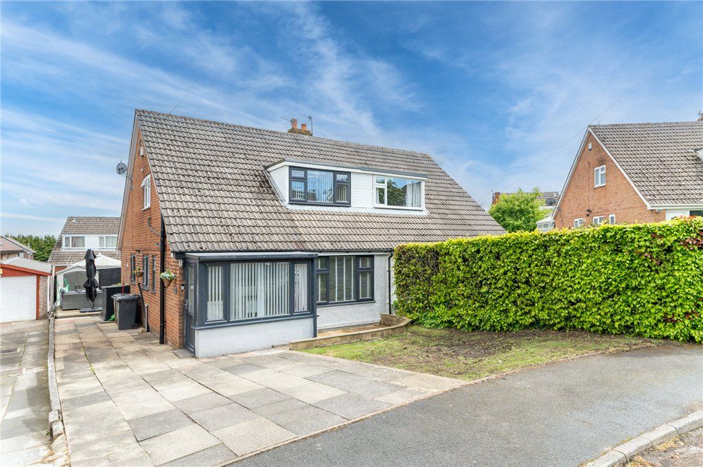Property photo 1 of 23 Lampards Close