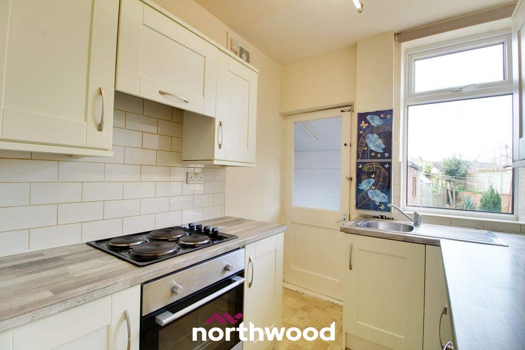 Property photo 3 of 23
