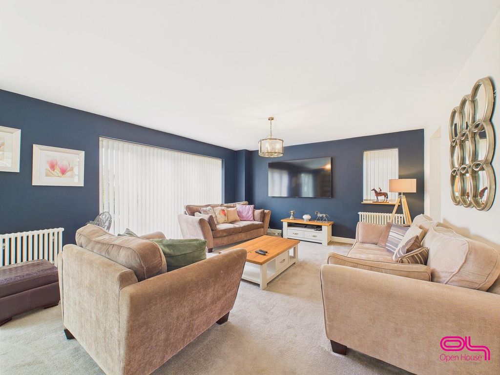 Property photo 3 of 26 Open Plan Lounge Diner