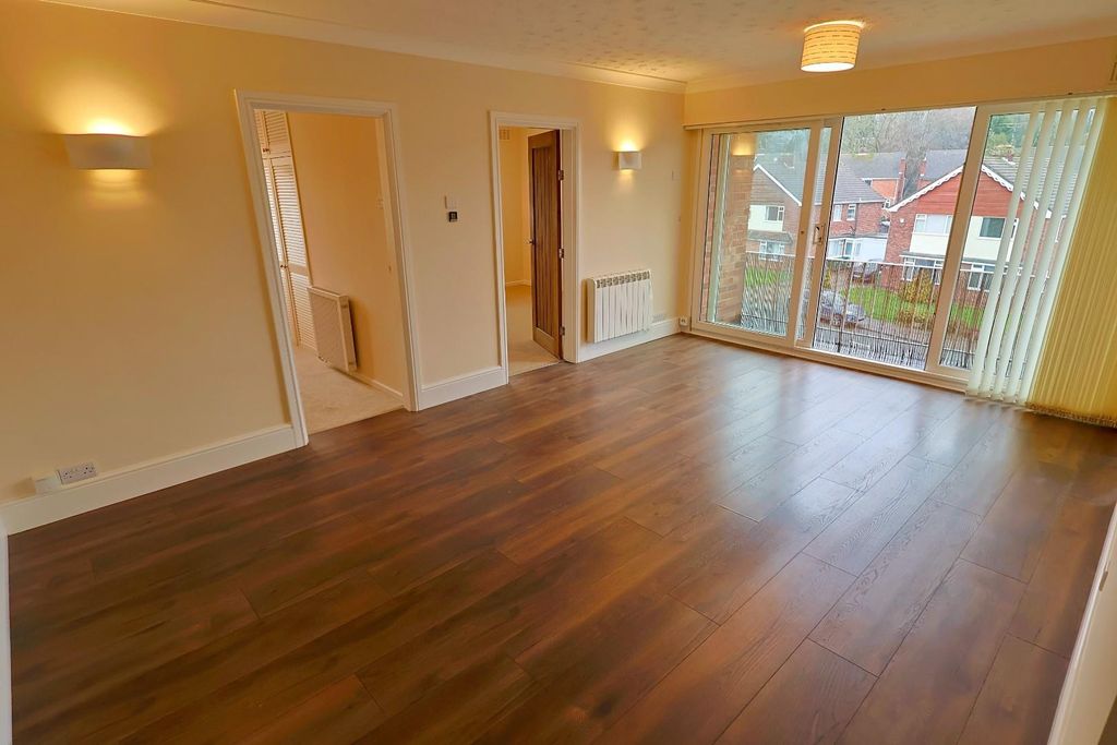 Property photo 2 of 12 Lounge / Diner