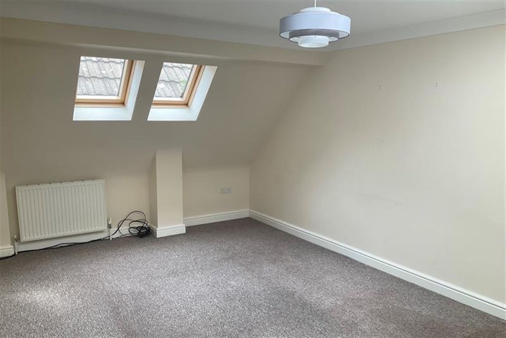 Property photo 3 of 7 (Main)