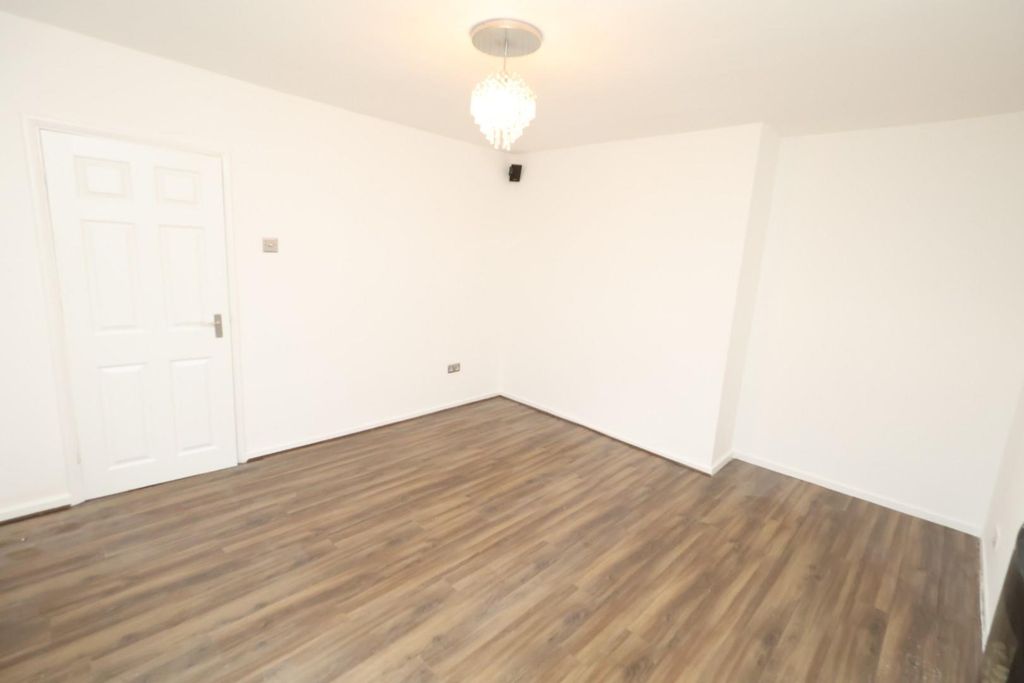 Property photo 3 of 13 2.Jpg