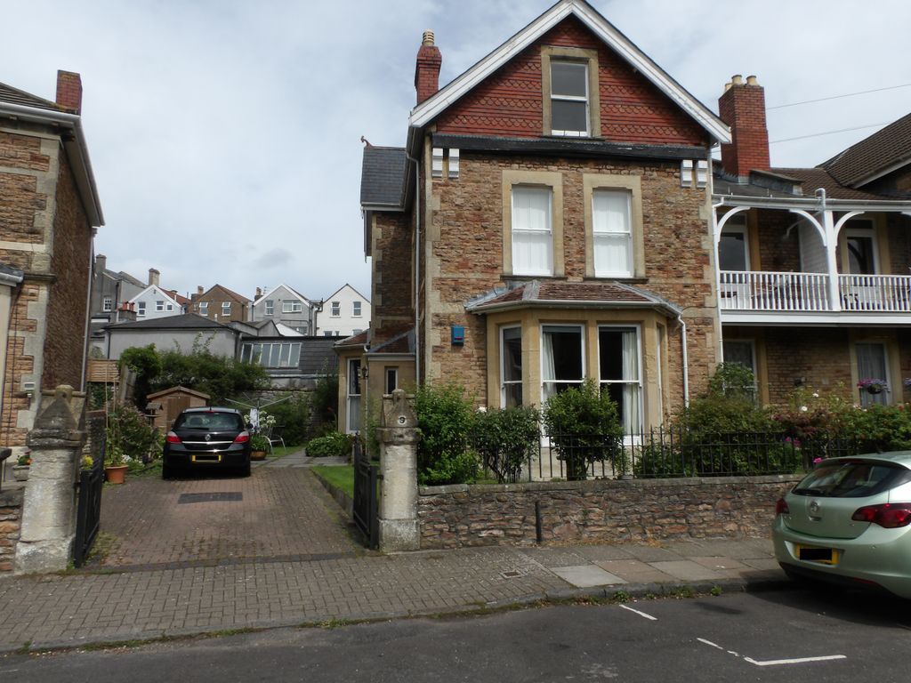 Property photo 1 of 1