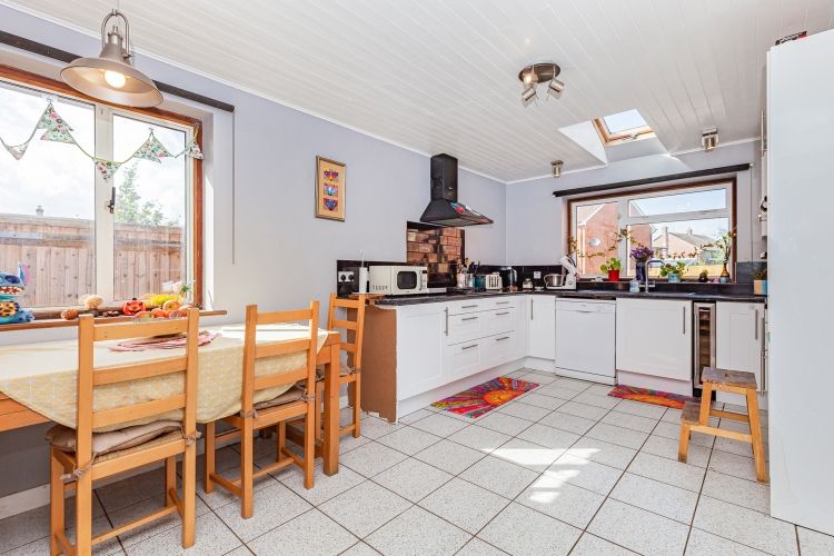 Property photo 3 of 11 304300