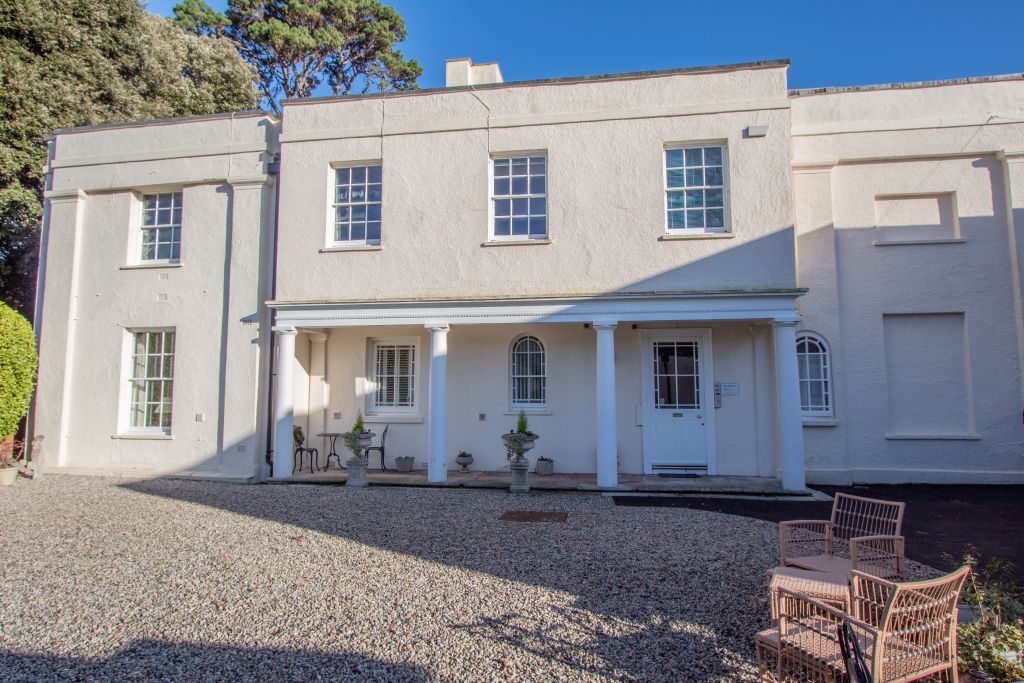 Property photo 1 of 9