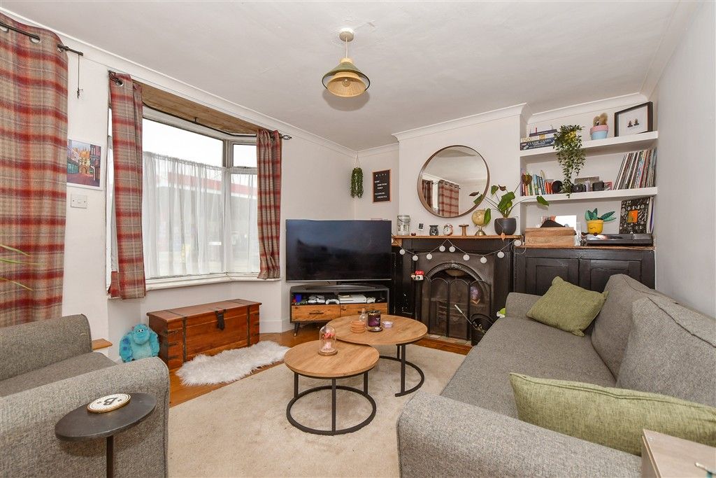 Property photo 2 of 10 Lounge