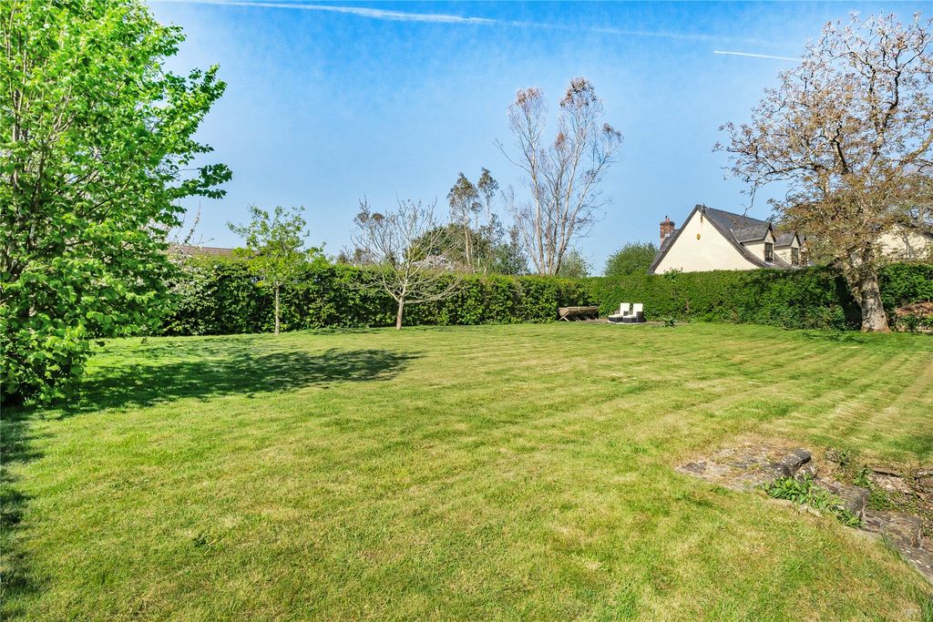 Property photo 3 of 22 Picture No. 37