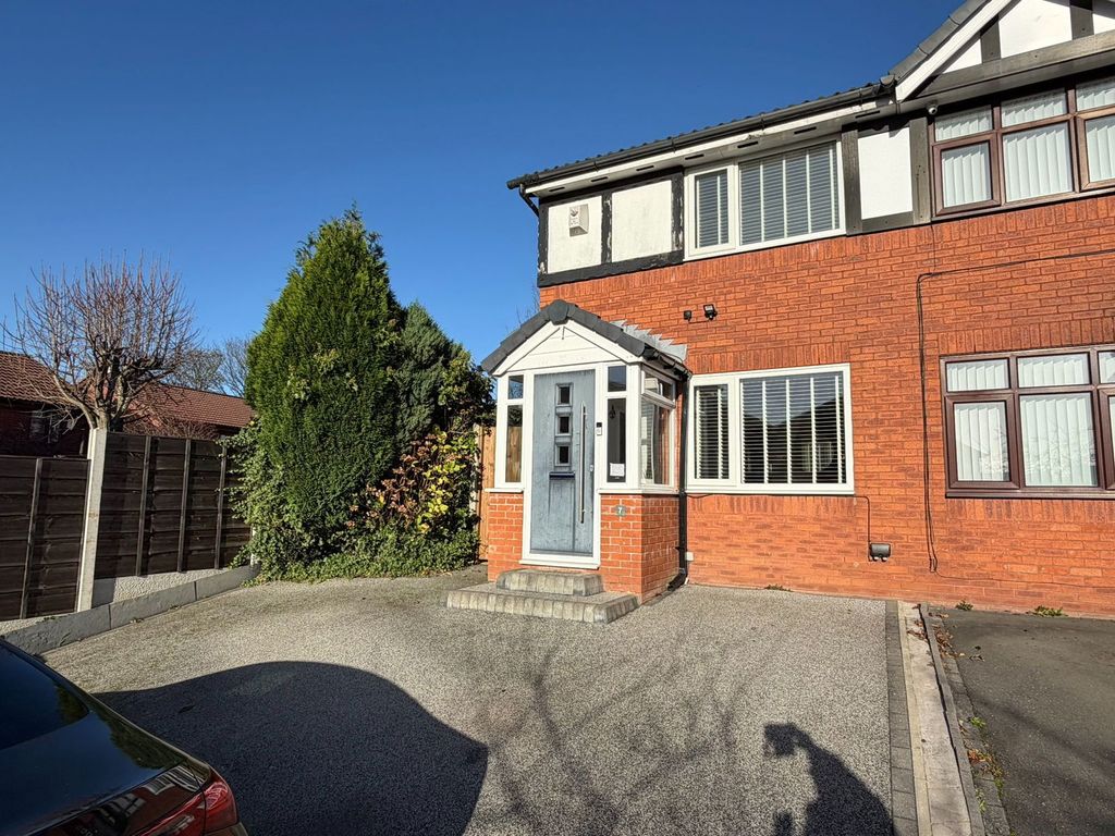 Property photo 2 of 31