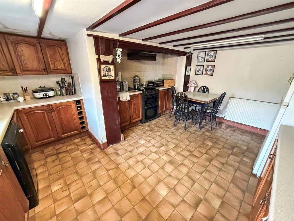 Property photo 3 of 32 Kitchen/ Breakfast Room