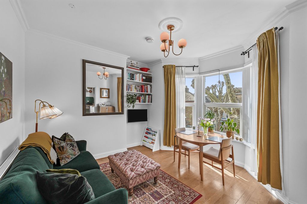 Property photo 1 of 8