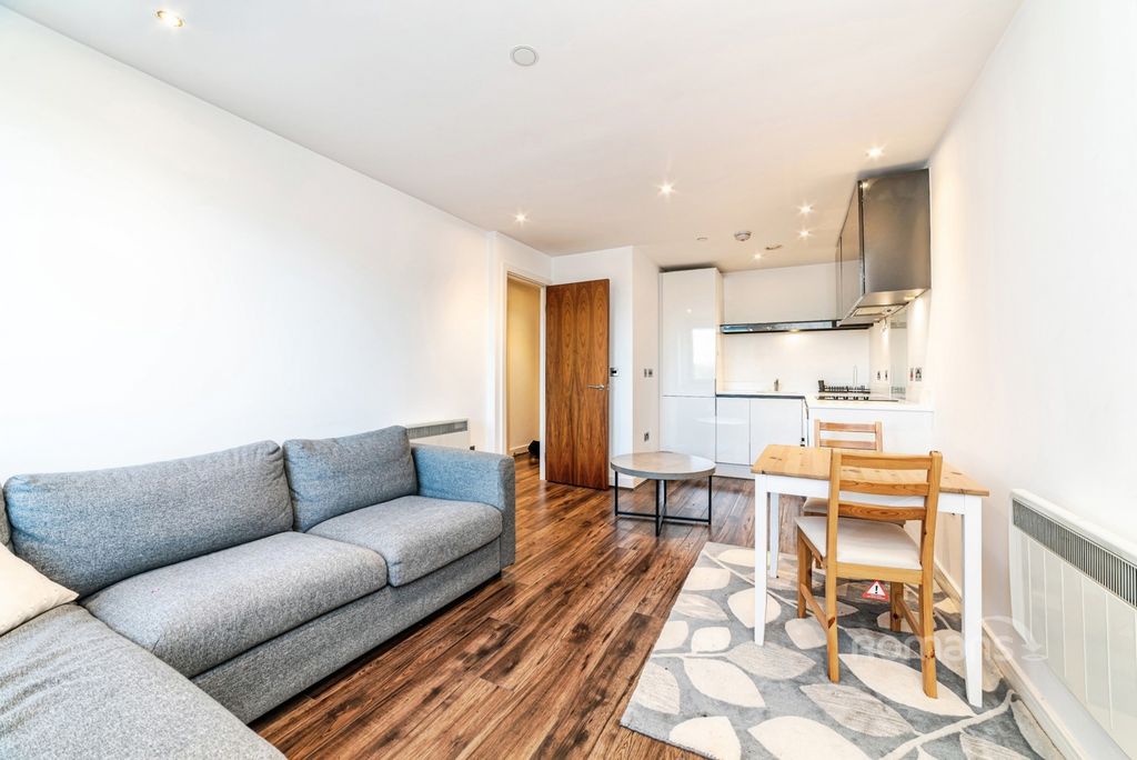 Property photo 2 of 10 Pbox-Img.Jpg