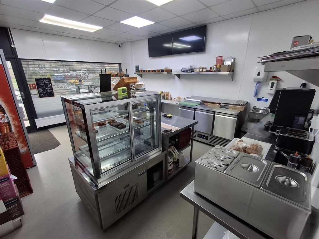 Property photo 3 of 7 Photo 2