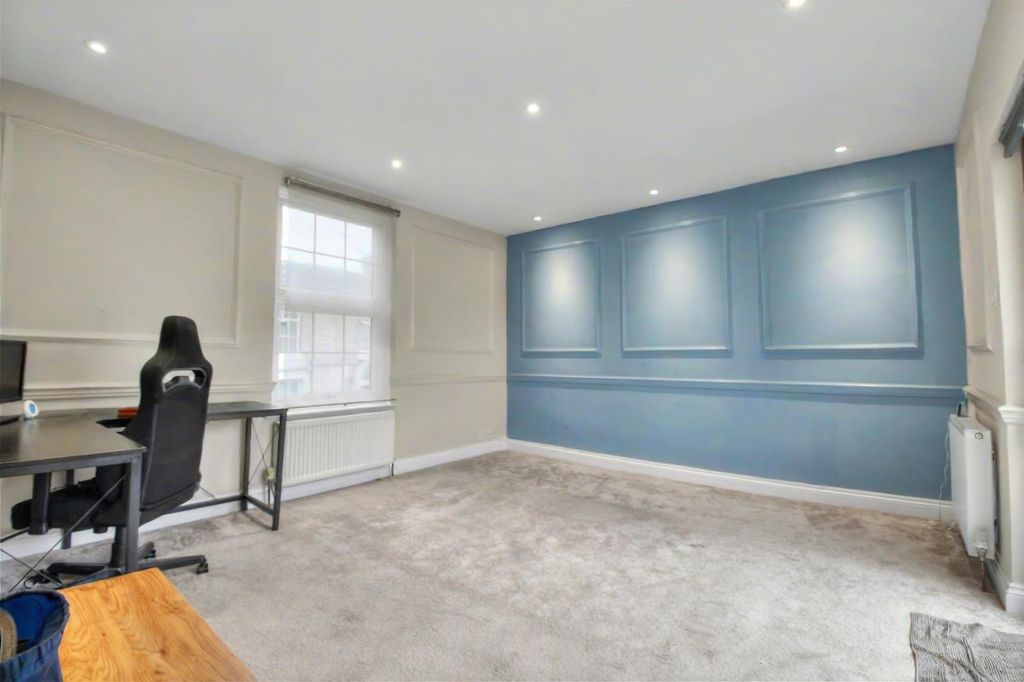 Property photo 3 of 11 Lounge 1.Jpg