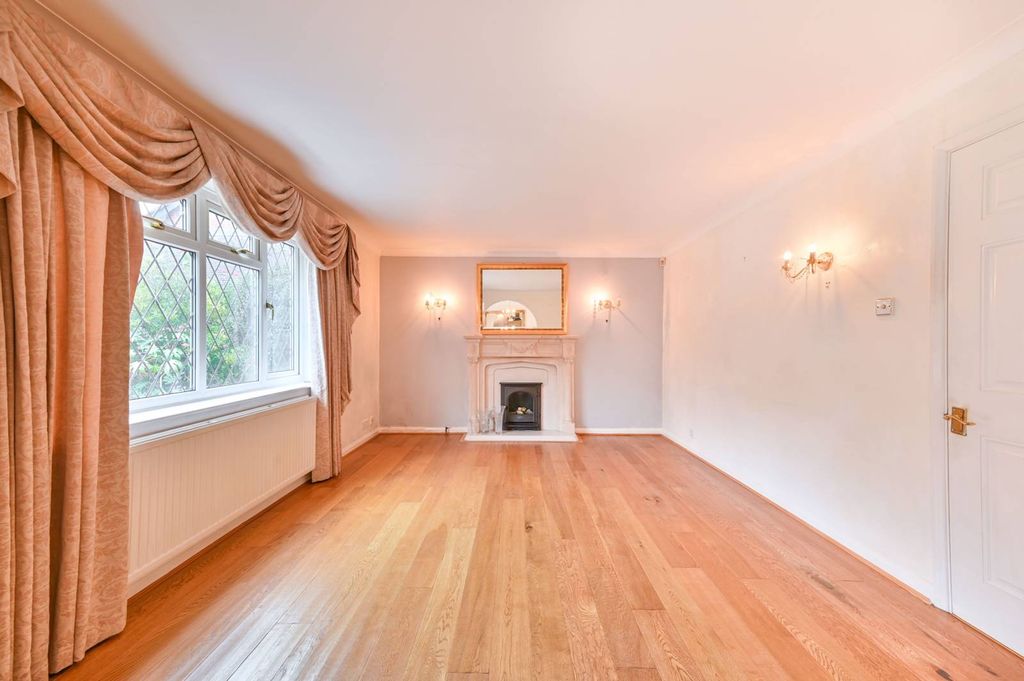 Property photo 3 of 21