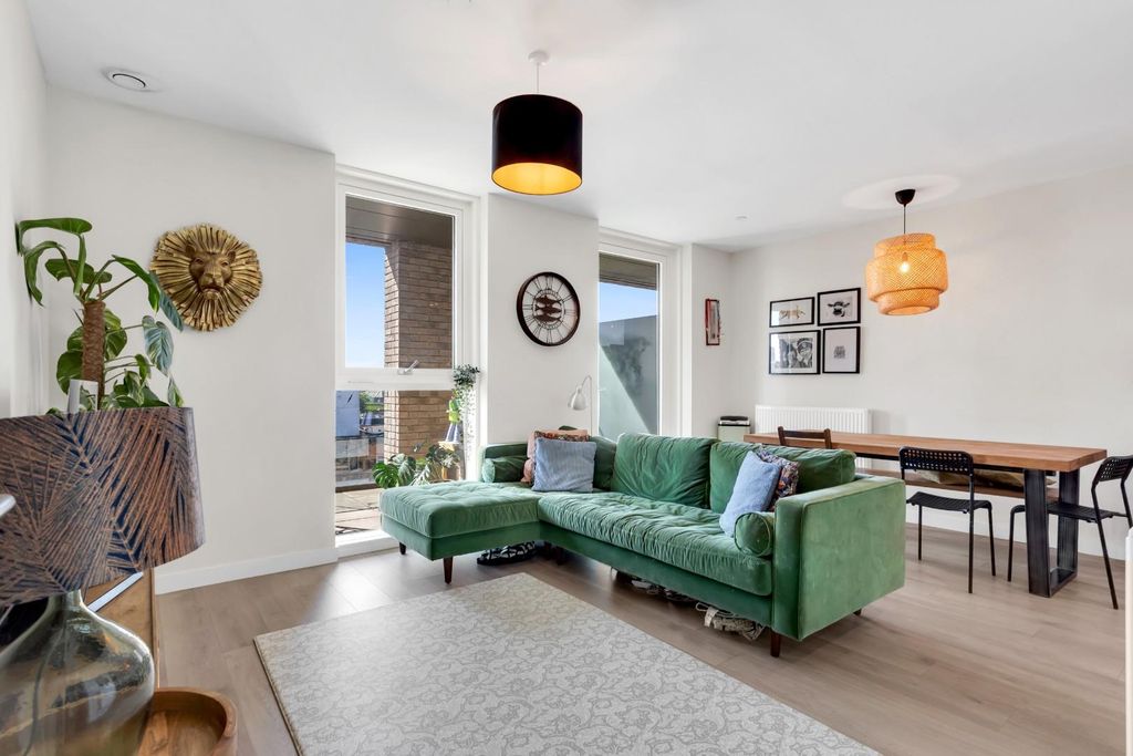 Property photo 1 of 24 Reception