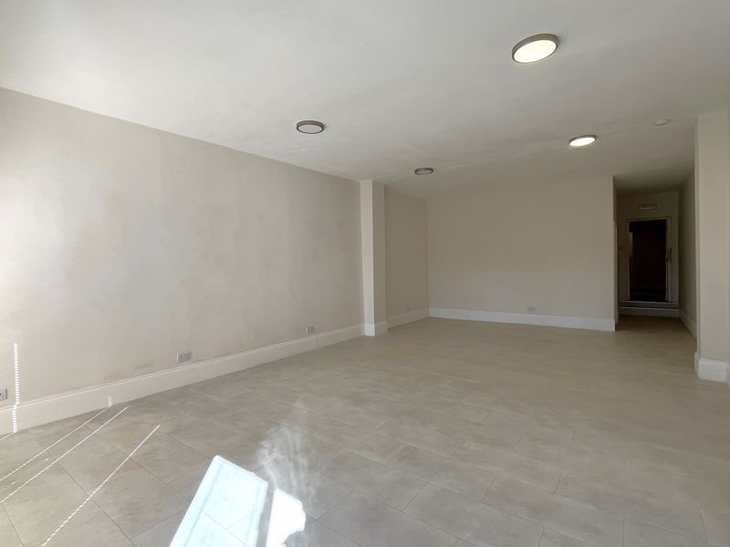 Property photo 3 of 8 Photo 6