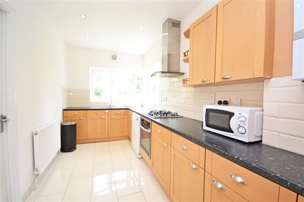 Property photo 3 of 14 Picture 3