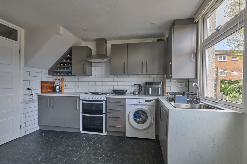 Property photo 3 of 15 Kitchen