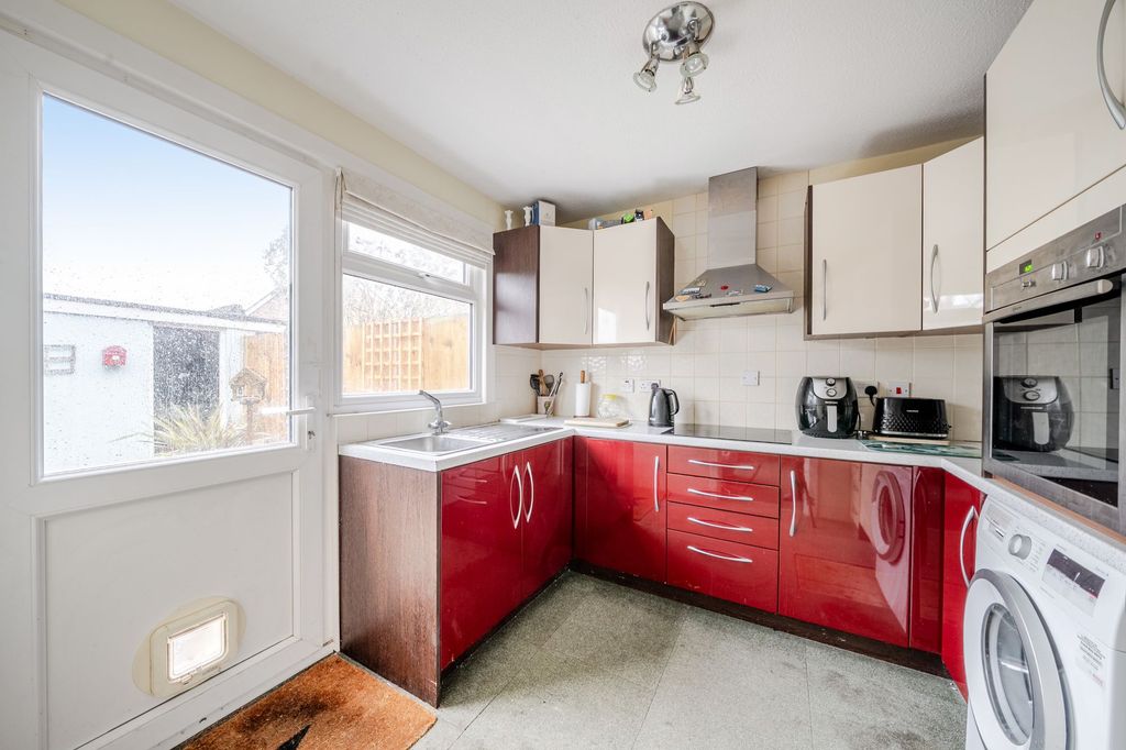 Property photo 2 of 13 Kitchen